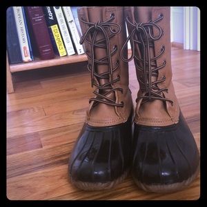 Duck boots